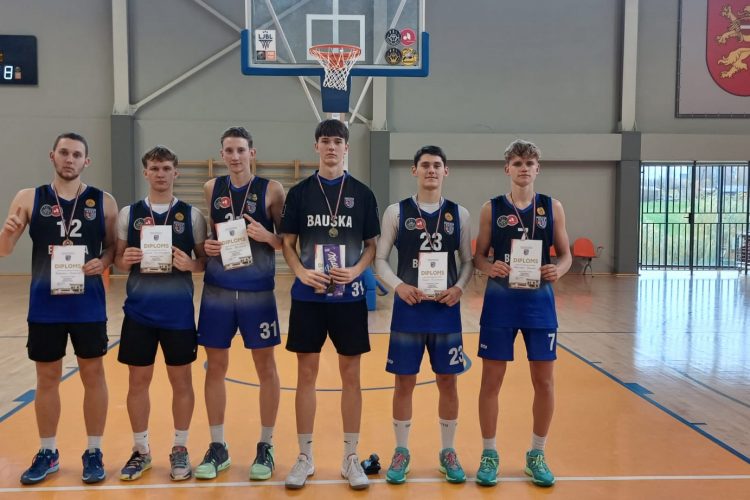 1.vieta basketbola “Vidusskolu kausā”